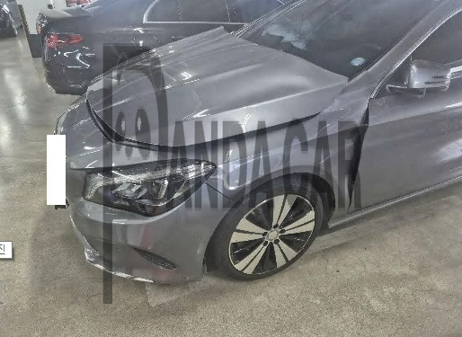 2017 Mercedes-Benz CLA250 4Matic, photograph 5