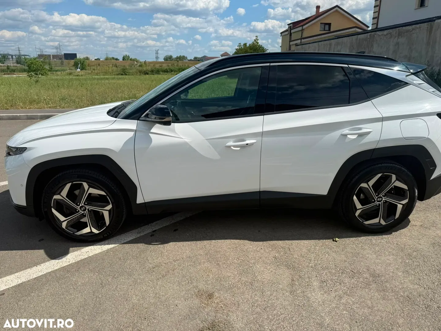 Hyundai Tucson — photo 1 of 16