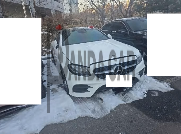 2020 Mercedes-Benz E220 d Coupe, photograph 1