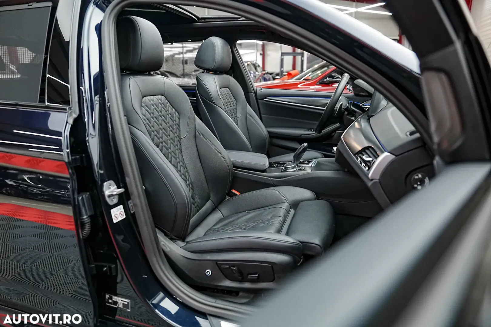 2023 BMW Seria 5 520i Aut. M Sport Edition, photograph 10