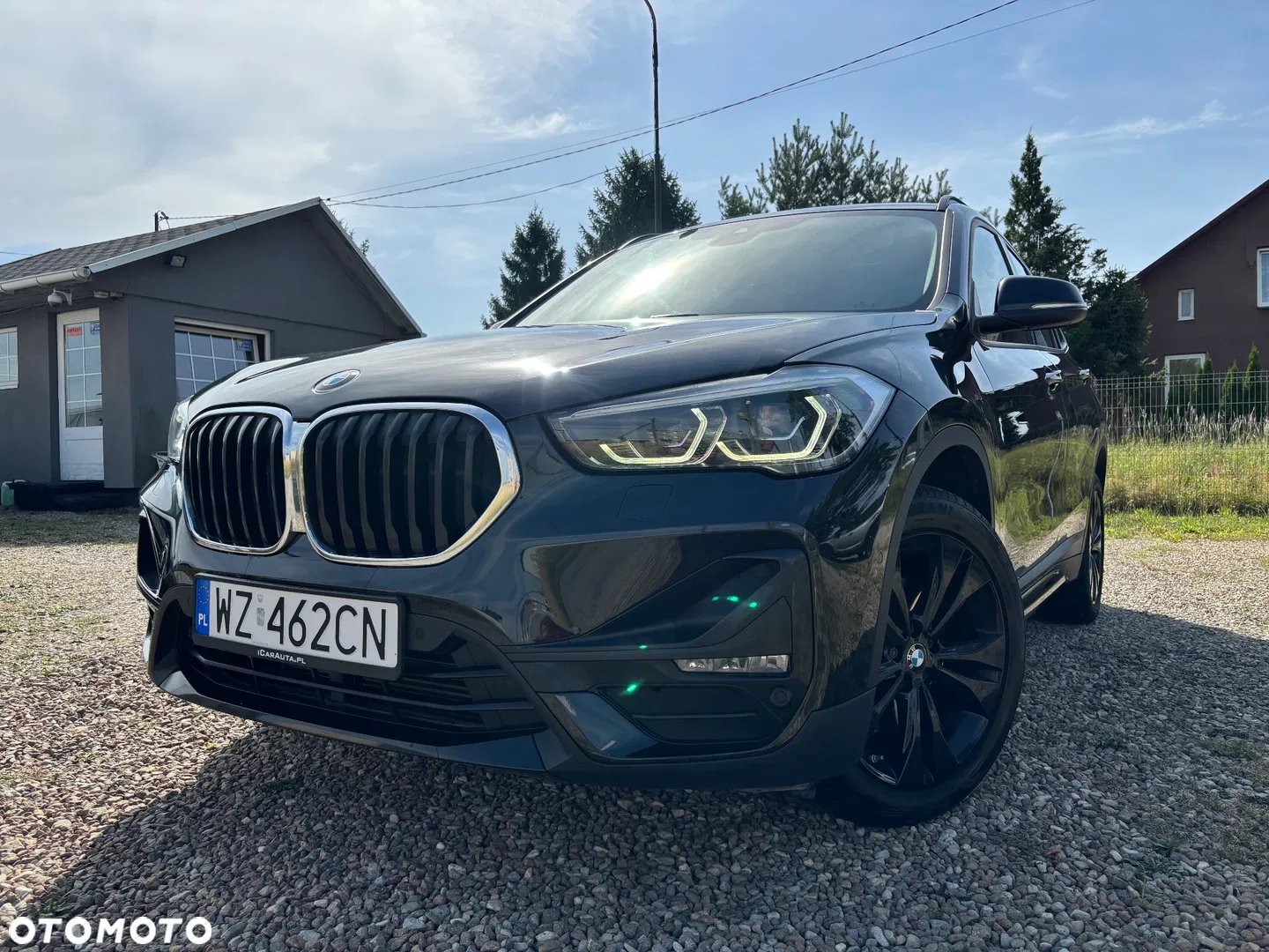BMW X1 sDrive18i Sport Line — photo 1 of 31