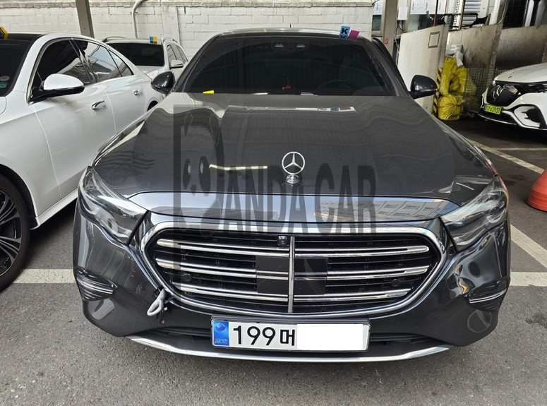 2024 Mercedes-Benz E 300 4MATIC, photograph 1