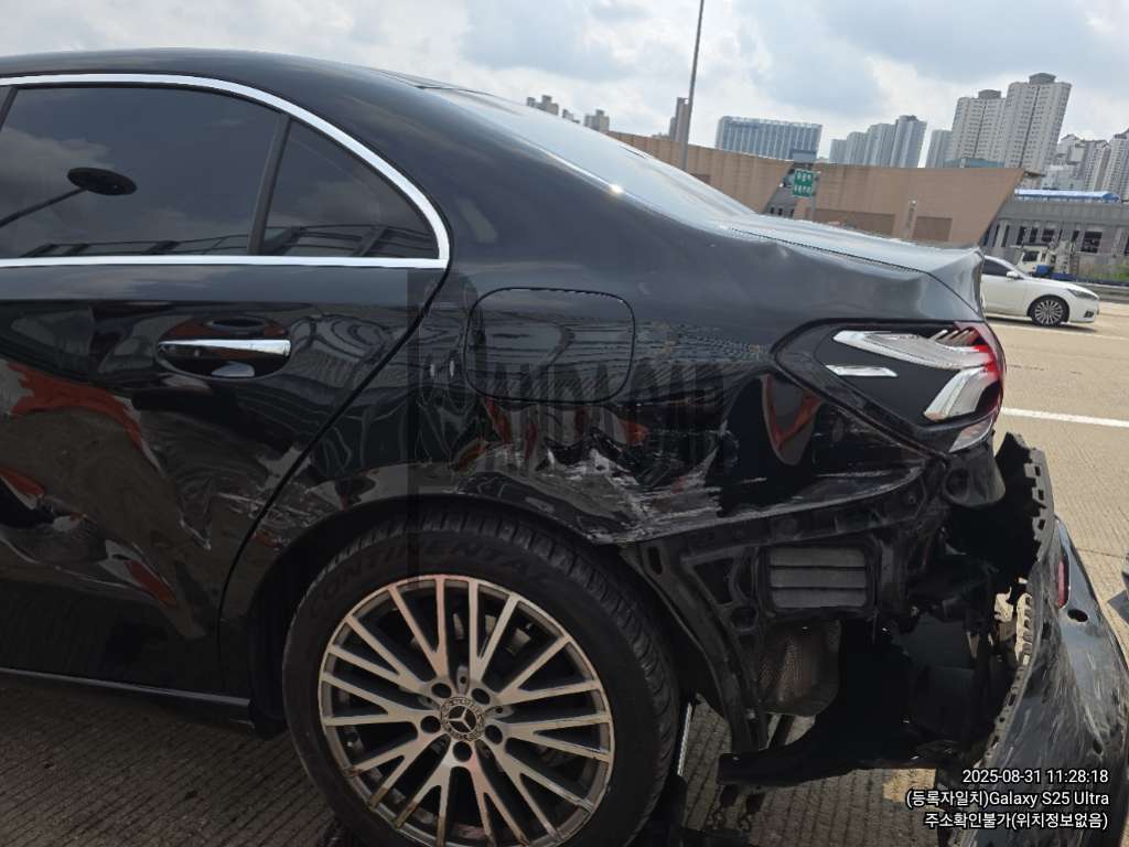 2021 Mercedes-Benz A250 4MATIC, photograph 8