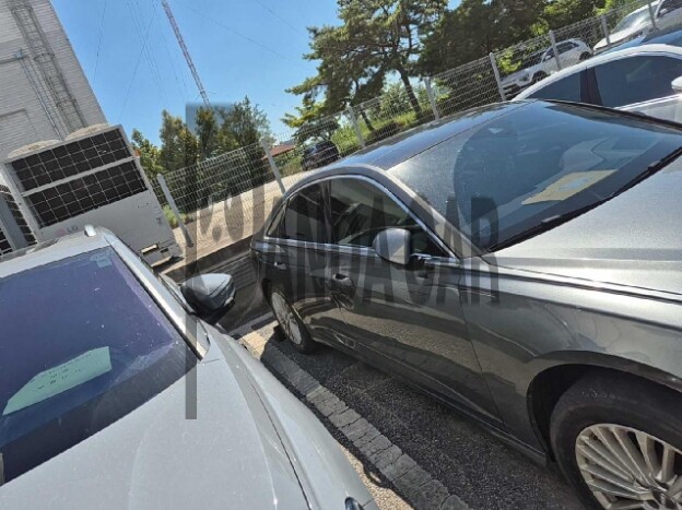 2021 Audi A6 45 TFSI quattro, photograph 3