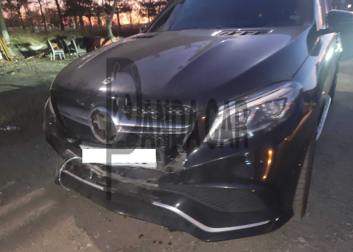 2017 Mercedes-AMG GLE63 4Matic, photograph 3