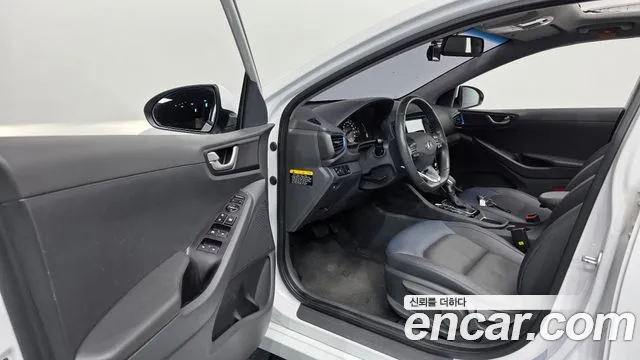 2016 Hyundai Ioniq N, photograph 3