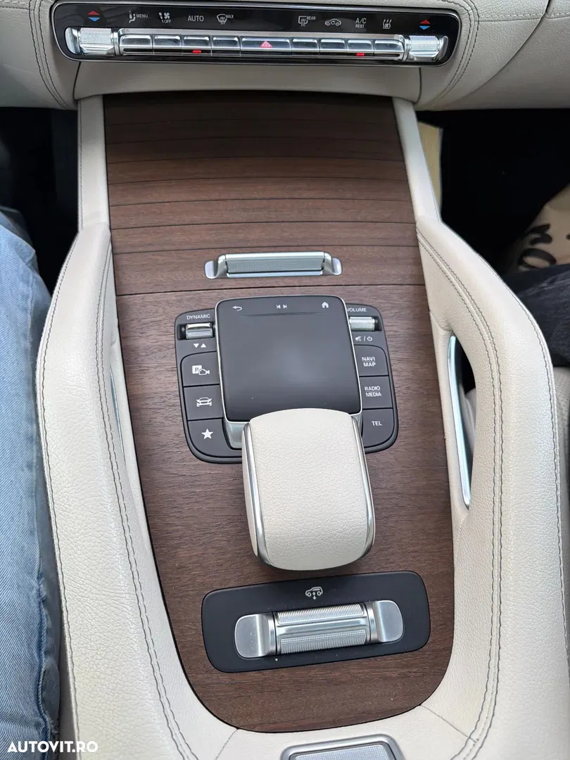 2021 Mercedes-Benz GLE, photograph 8