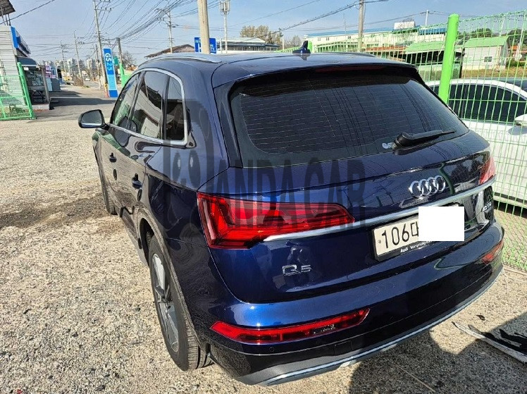 2022 Audi Q5 40 TDI quattro, photograph 3