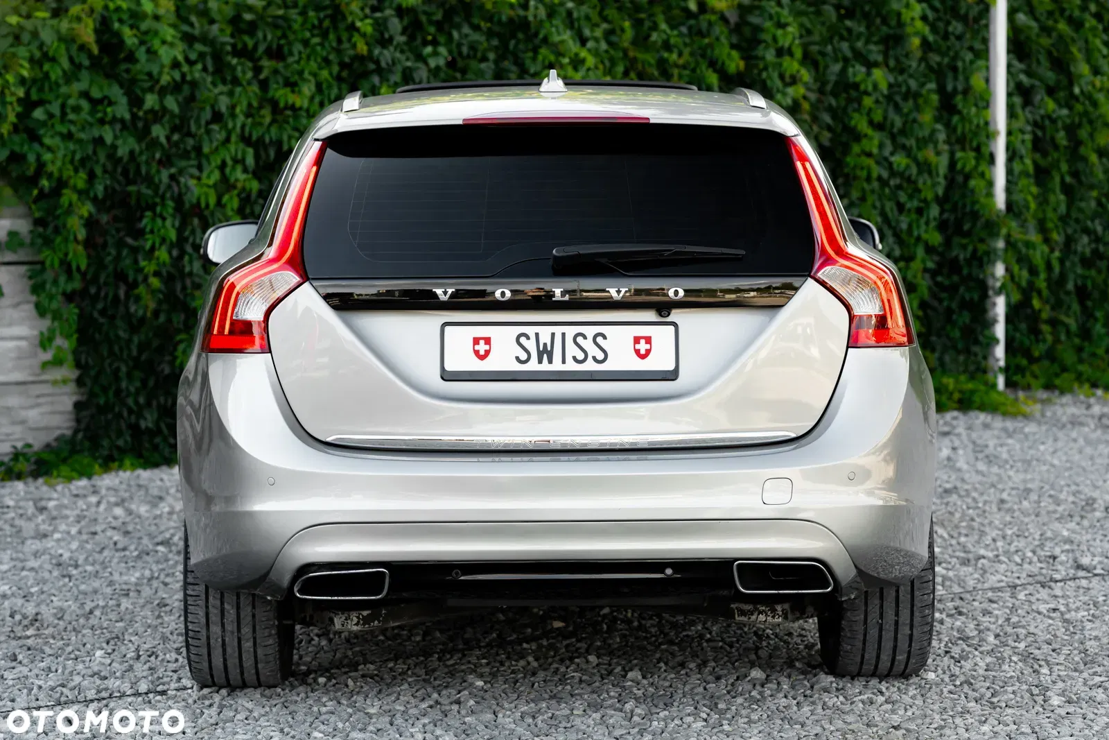 2014 Volvo V60 D6 AWD Plug-in Hybrid Momentum, photograph 10