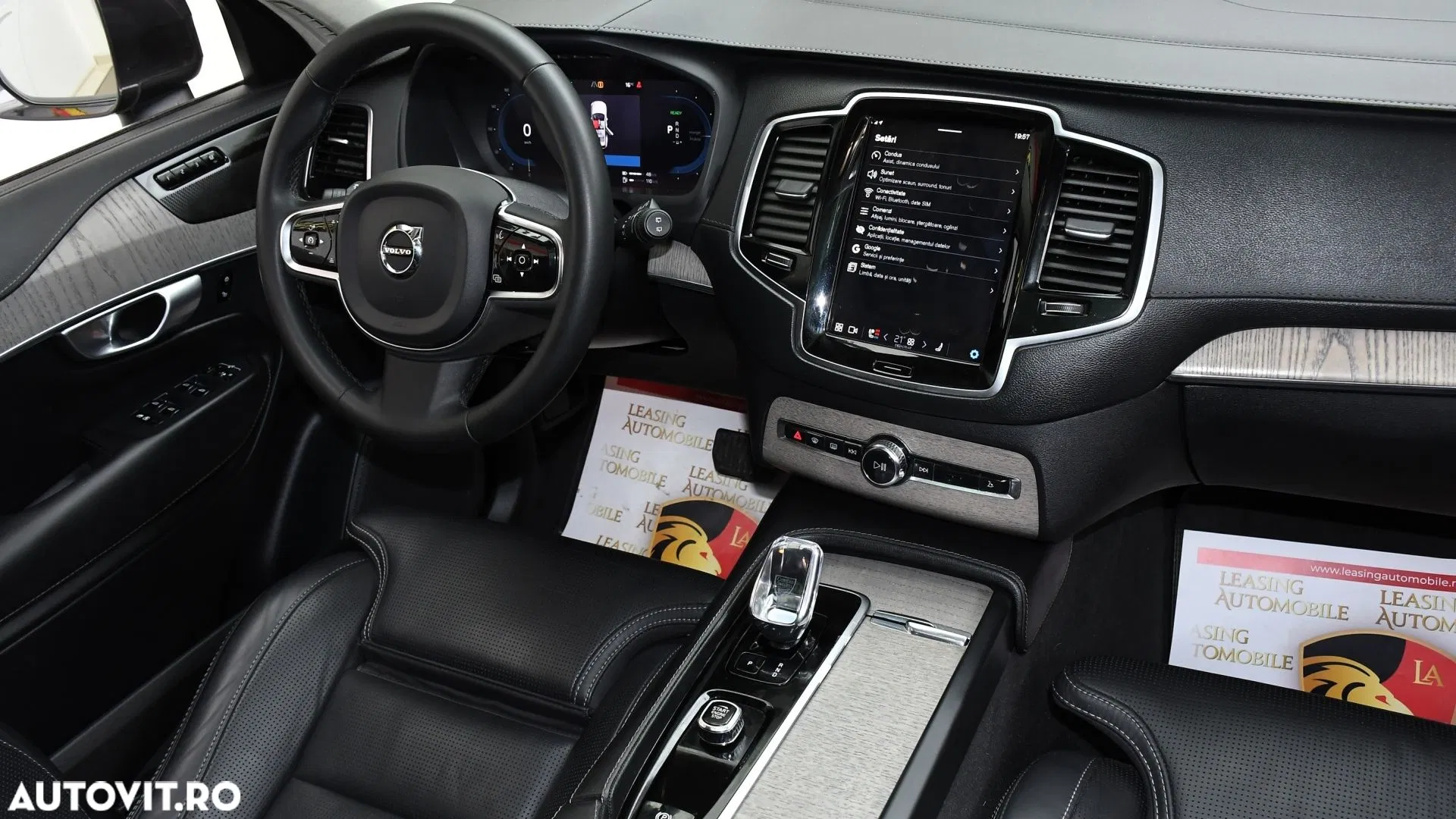 2023 Volvo XC 90 T8 AWD Recharge Ultimate Dark, photograph 12