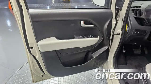 2023 Kia RAY Signature, photograph 1