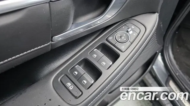 Hyundai Sonata 2.0 — photo 1 of 20