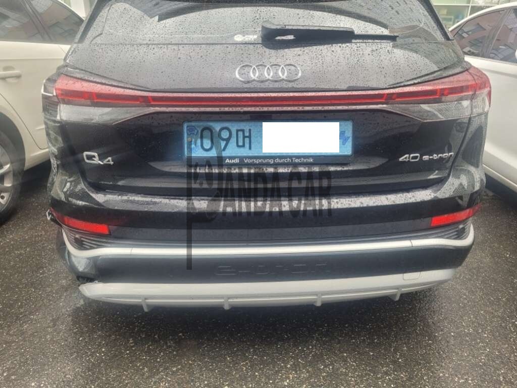 2023 Audi Q4 40 e-tron, photograph 5
