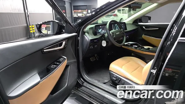 2022 Kia EV6 Long Range, photograph 1