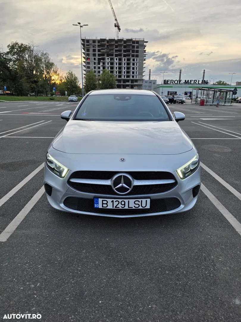 2021 Mercedes-Benz A 180 7G-DCT Edition 2021, photograph 1