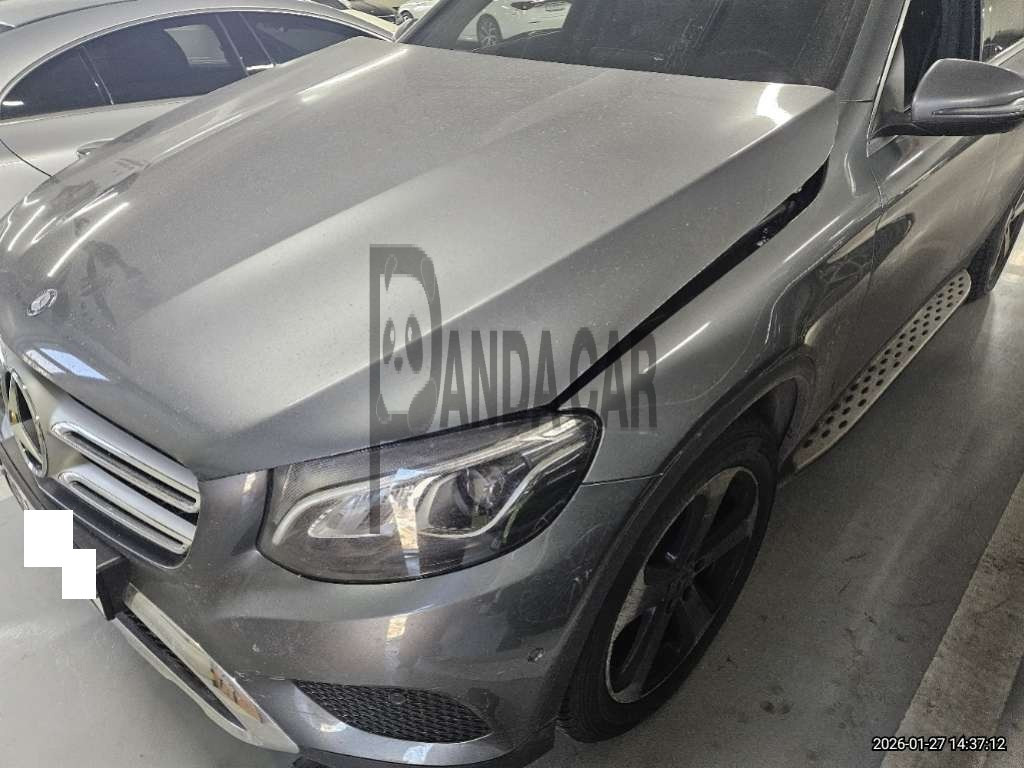 2017 Mercedes-Benz GLC220 d 4Matic, photograph 2