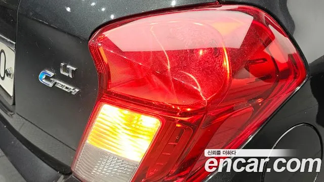2017 ChevroletGMDaewoo Spark LT, photograph 11