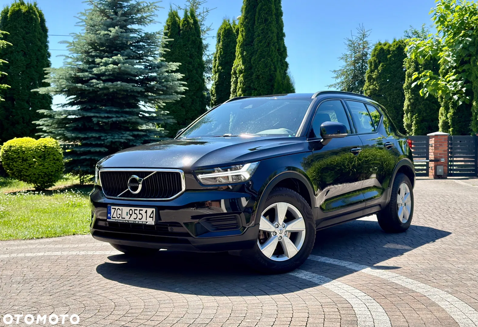 2021 Volvo XC 40 D3 Momentum, photograph 1