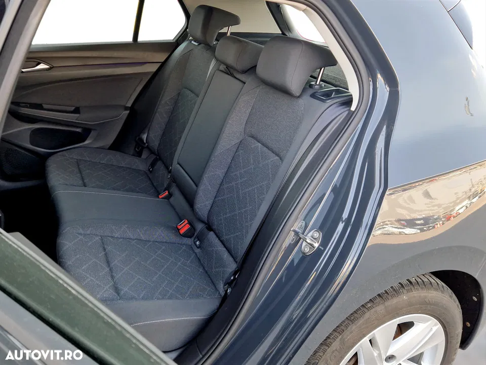 2021 Volkswagen Golf 1.0 TSI Life, photograph 12