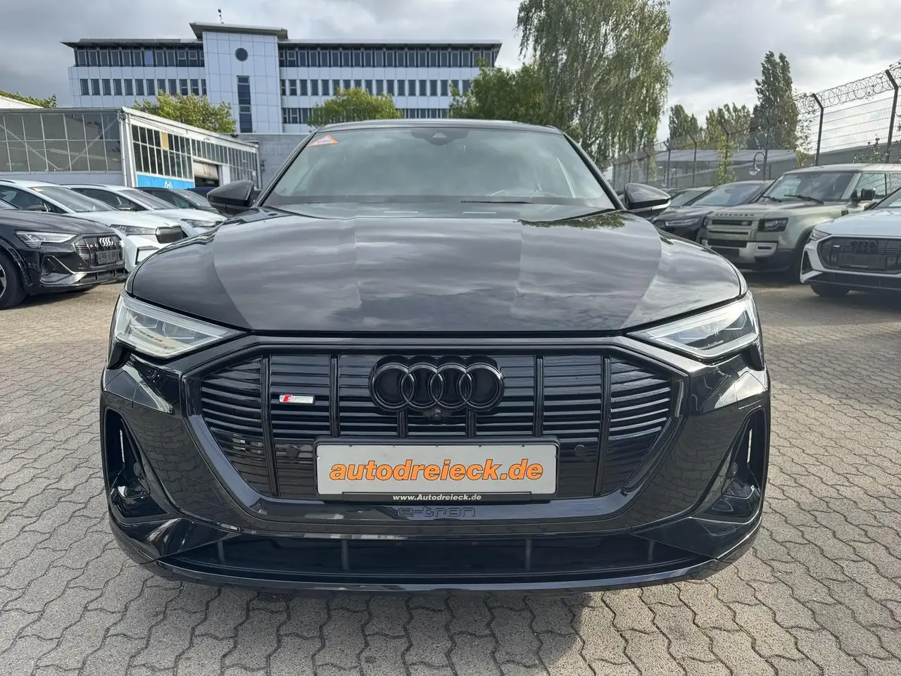 2022 Audi e-tron Sportback 50 2x S line ACC PANO S-SITZE, photograph 2