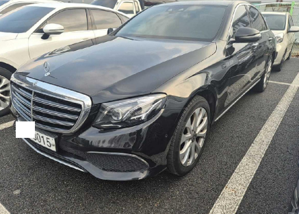 2018 Mercedes-Benz E220 d 4Matic, photograph 3
