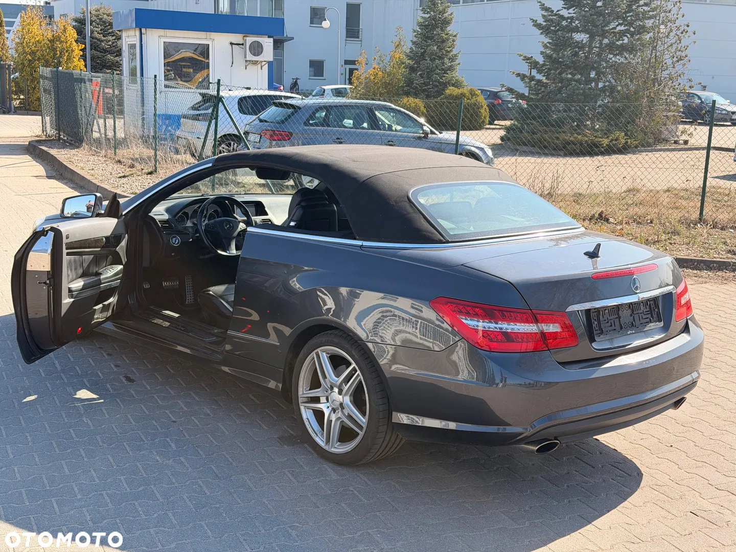 2010 Mercedes-Benz Klasa E 350 CGI BlueEFFICIENCY 7G-TRONIC Elegance, photograph 5