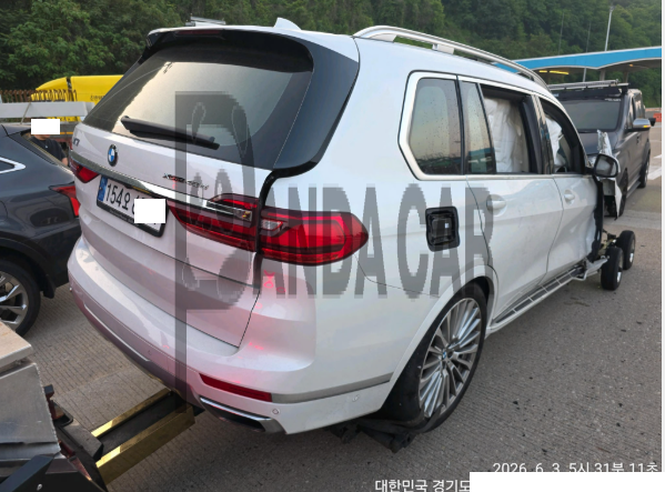 2022 BMW X7 xDrive40d, photograph 3