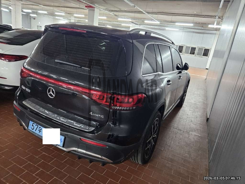 2022 Mercedes-Benz EQB300 4MATIC, photograph 3