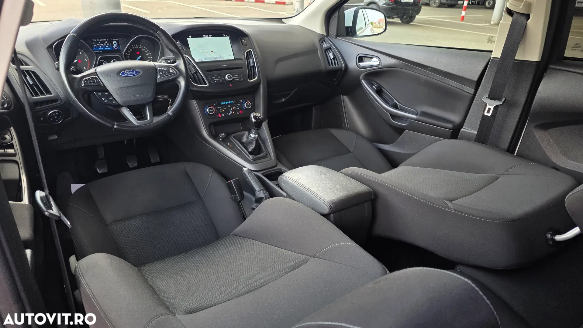 2017 Ford Focus 1.5 EcoBlue Trend, photograph 2