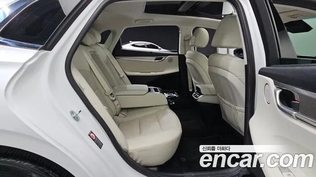 2022 Hyundai Grandeur Le Blanc, photograph 12