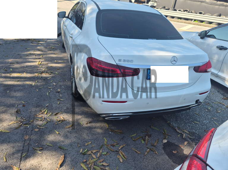 2021 Mercedes-Benz E250, photograph 3