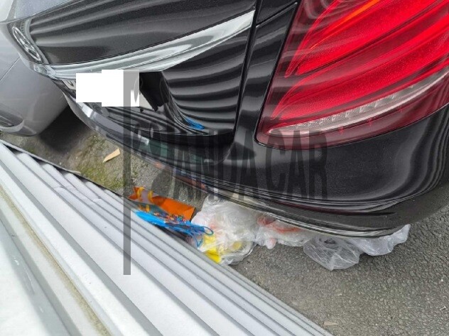 2017 Mercedes-Benz E300, photograph 2