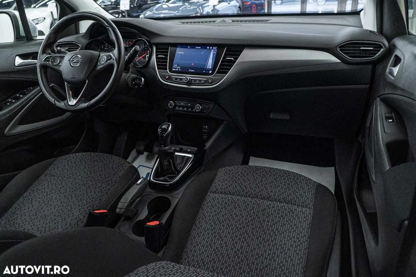 2018 Opel Crossland 1.2 Start/Stop Innovation, photograph 2