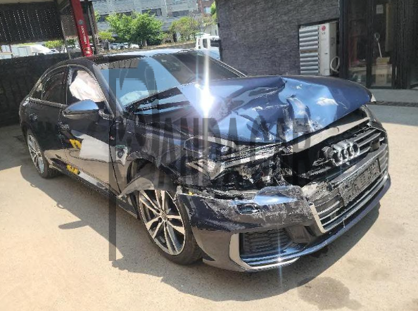 2021 Audi A6 45 TFSI quattro, photograph 2