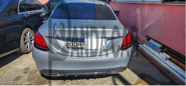 2020 Mercedes-Benz C300 e 4MATIC, photograph 4