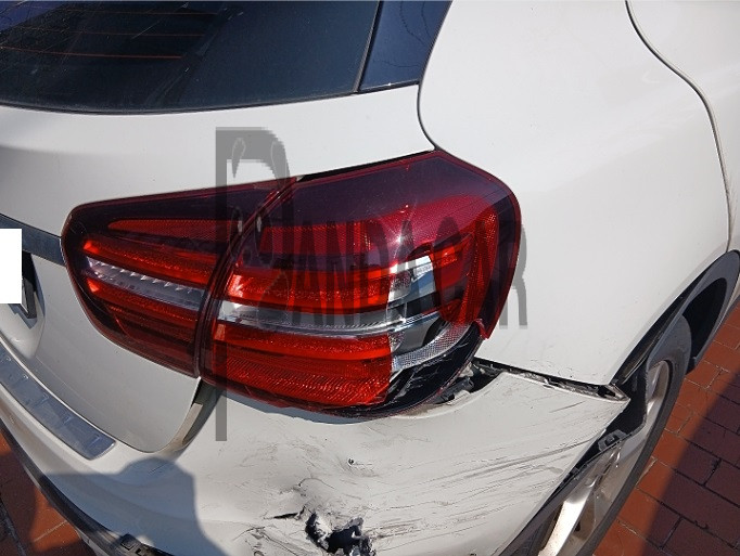 2018 Mercedes-Benz GLA220, photograph 3