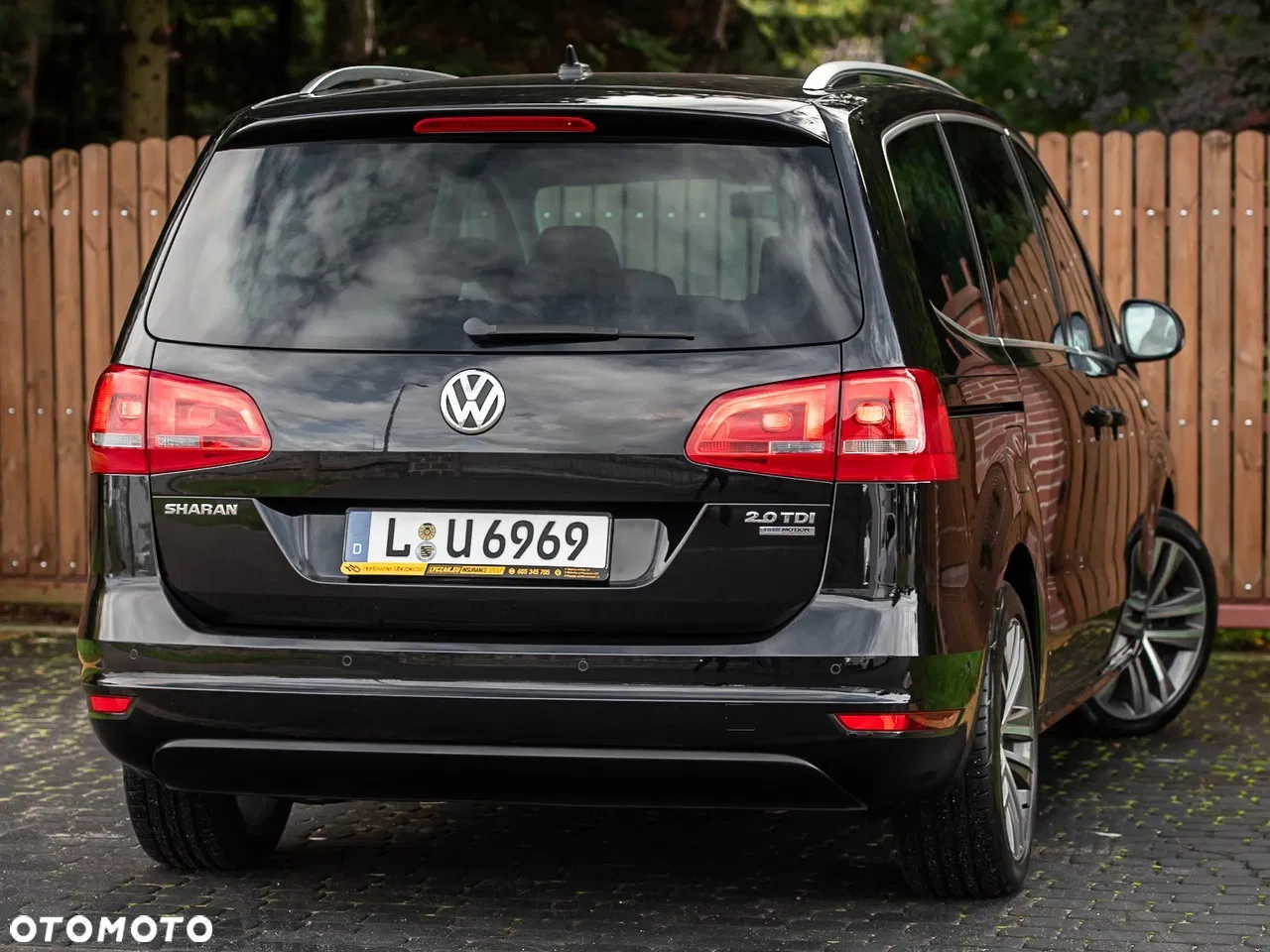 2012 Volkswagen Sharan 2.0 TDI BlueMotion Technology Match, photograph 12