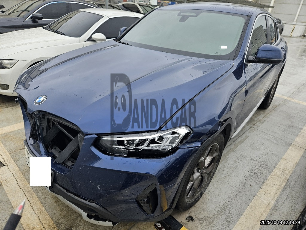 2022 BMW X4 xDrive20i, photograph 1