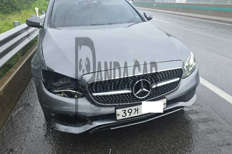 2018 Mercedes-Benz E200, photograph 1