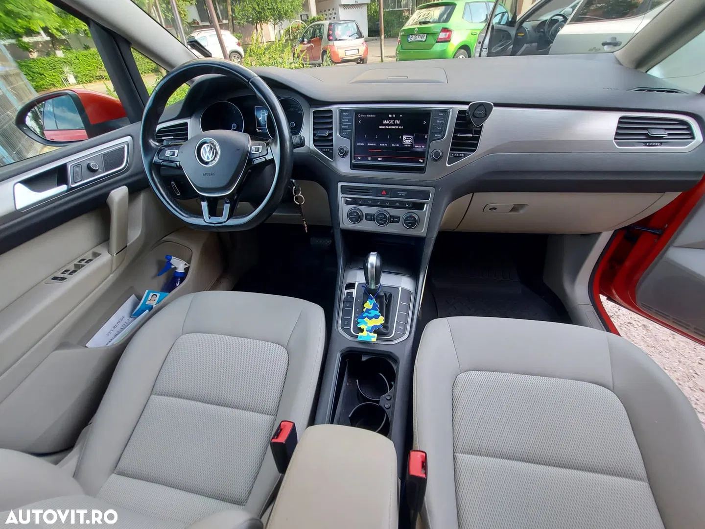 2015 Volkswagen Golf Sportsvan 1.6 TDI DPF DSG BMT Comfortline, photograph 5
