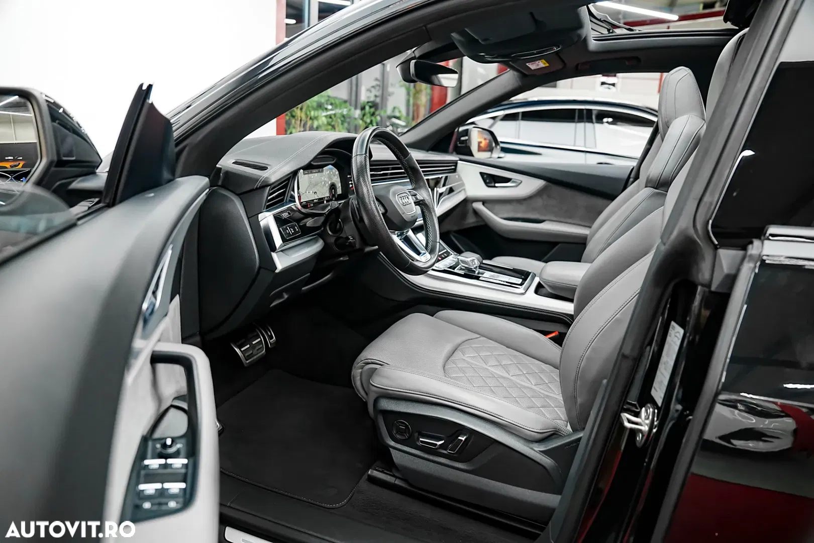 2022 Audi Q8 SUV TFSI quattro 250 kW tiptronic S line business, photograph 4