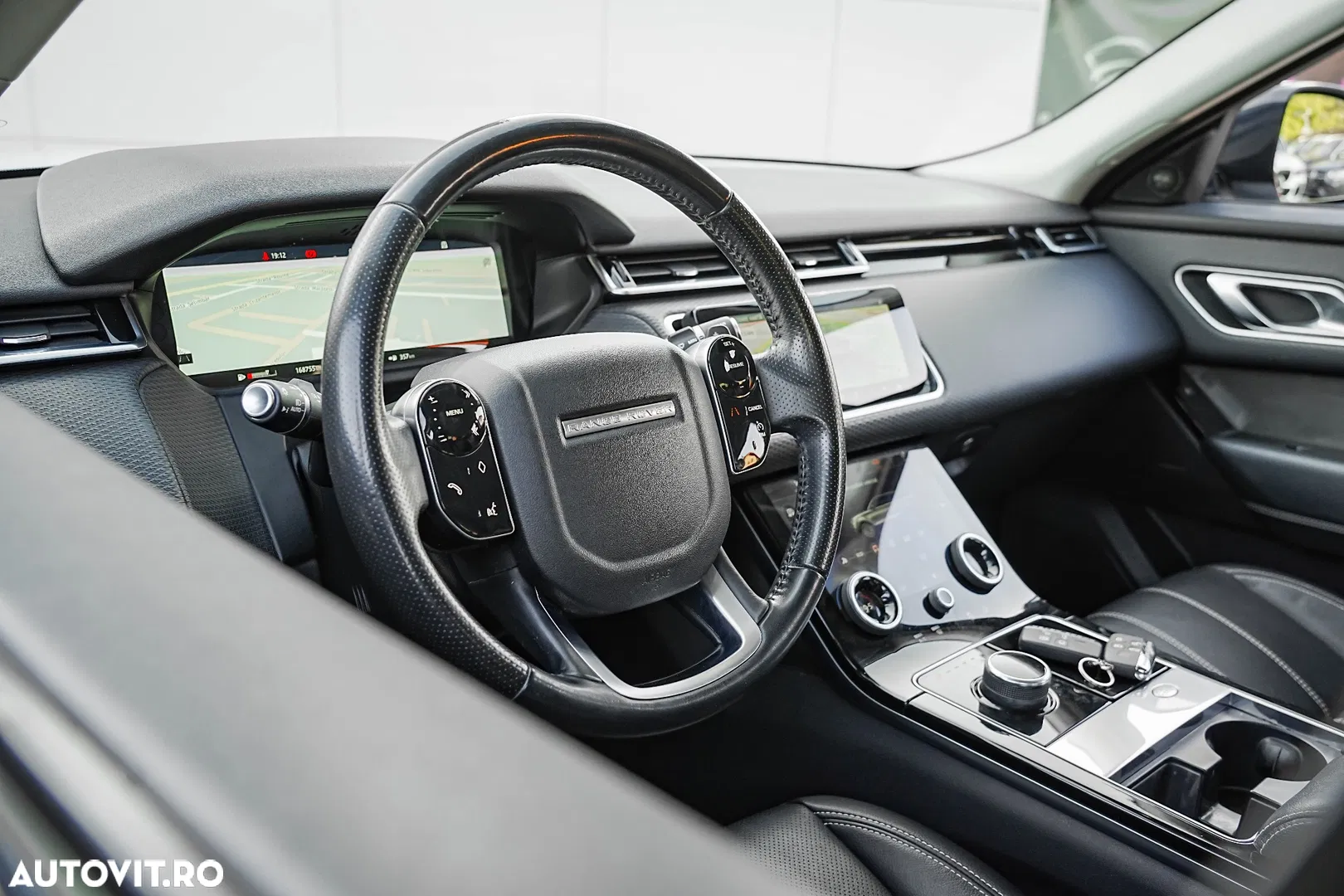 2018 Land Rover Range Rover Velar 2.0 R-Dynamic SE, photograph 12