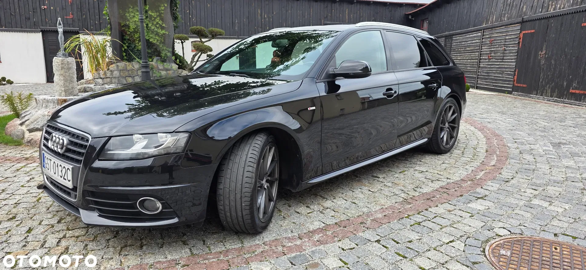 2010 Audi A4 Avant 2.0 TDI Multitronic, photograph 2