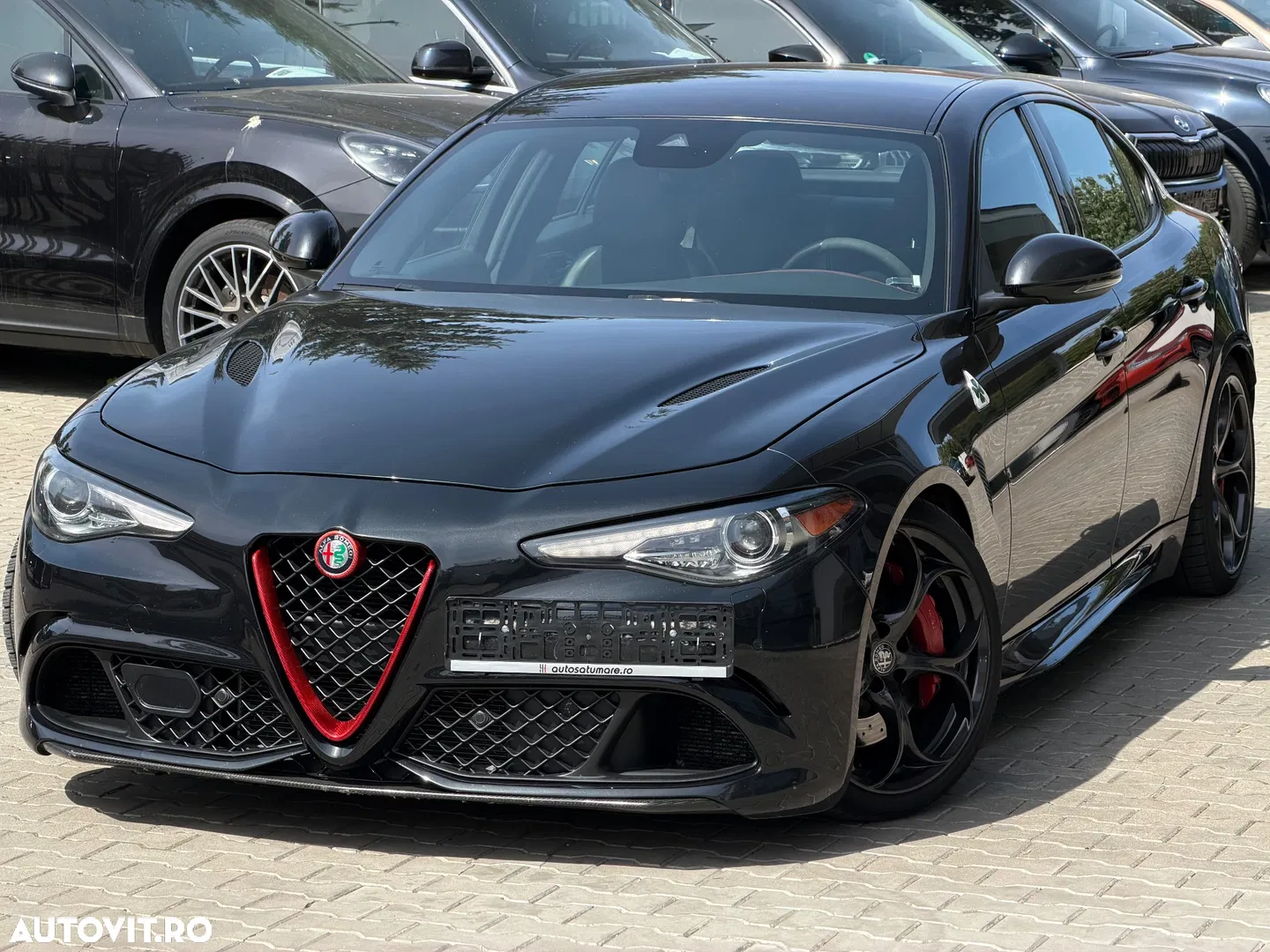 Alfa Romeo Giulia 2.9 V6 Bi-Turbo AT8 Quadrifoglio — photo 1 of 38
