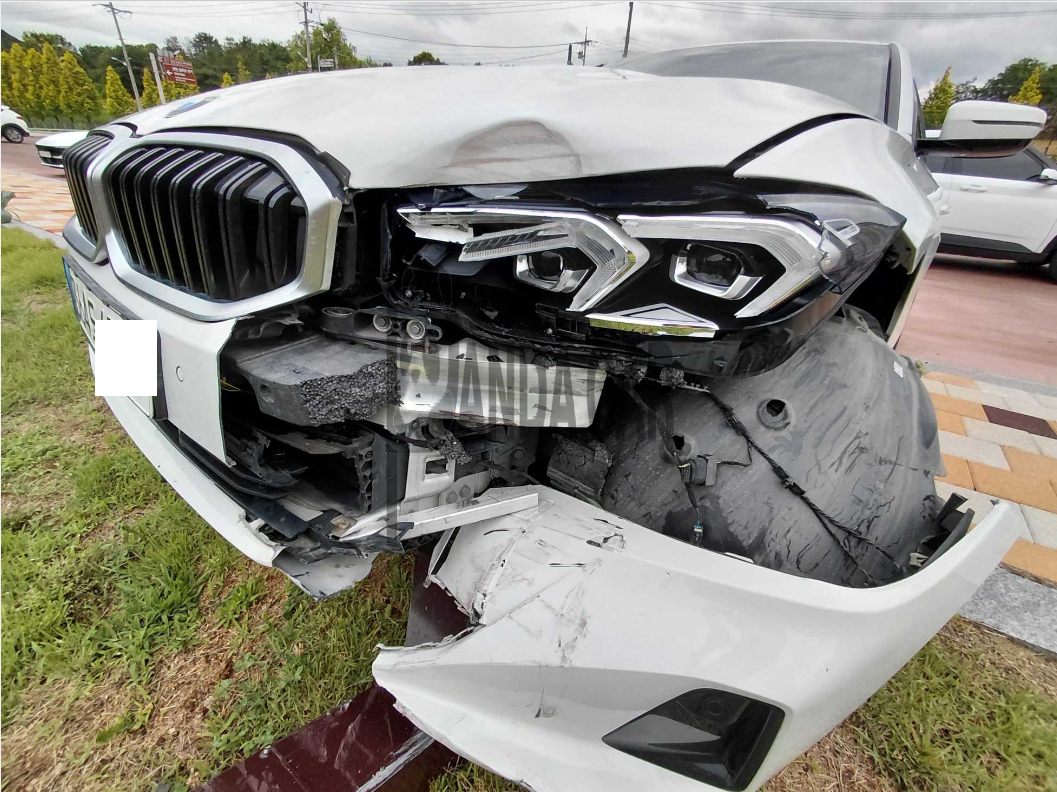 2023 BMW 320i, photograph 3