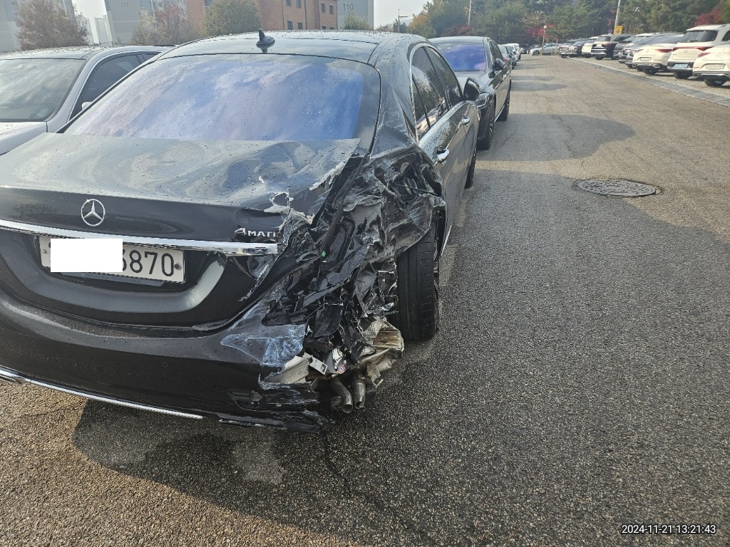 2020 Mercedes-Benz S 560 4MATIC, photograph 2