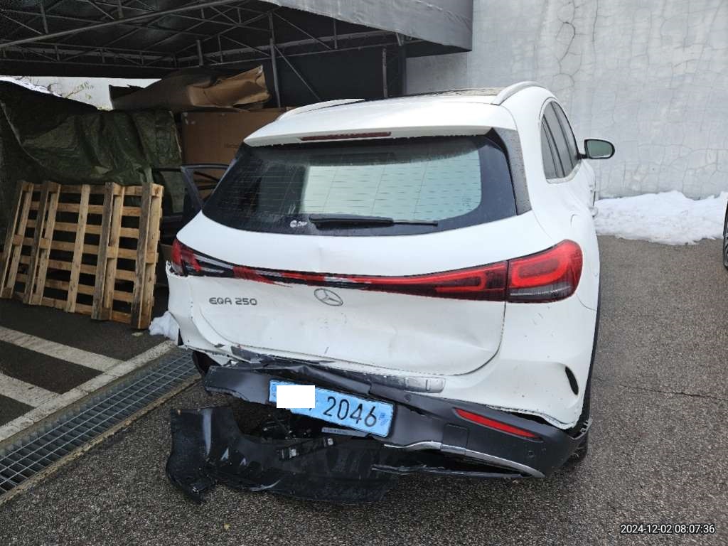 2023 Mercedes-Benz EQA250, photograph 2