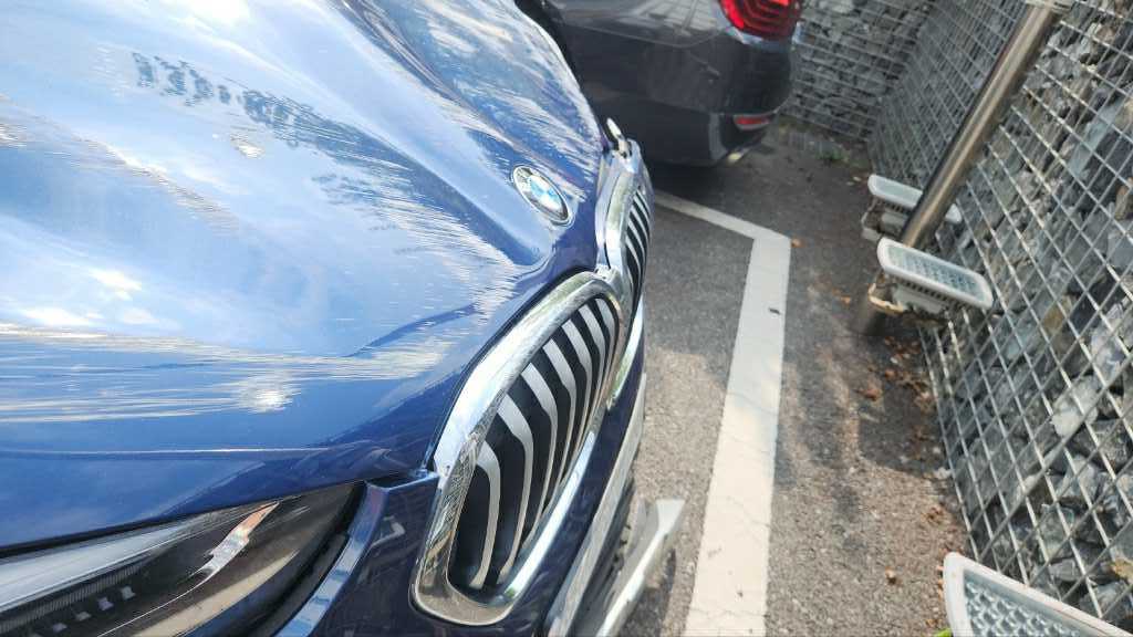 2021 BMW X1 xDrive20i, photograph 1