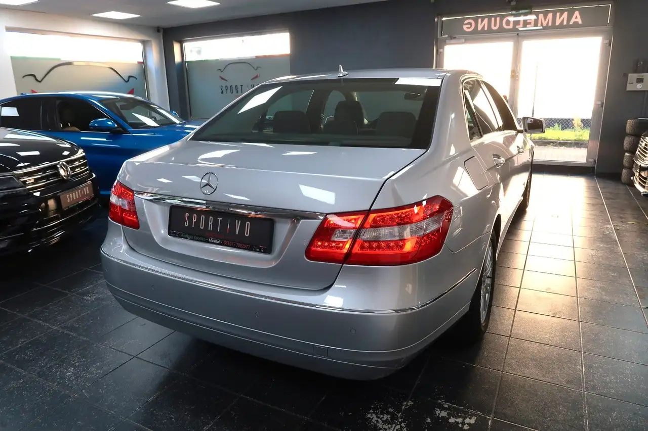 2009 Mercedes-Benz E 220 CDI BlueEfficiency*Shz*Navi*Automatik*2HD*, photograph 5