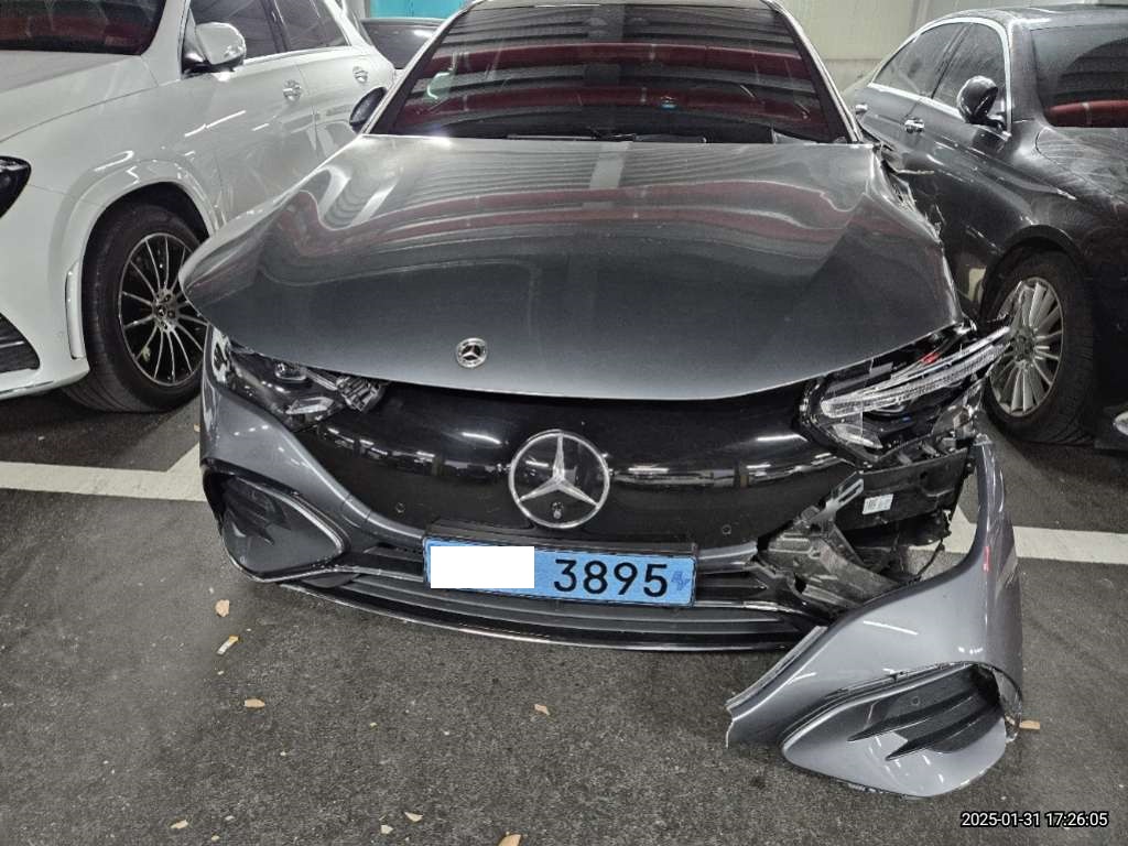 2023 Mercedes-Benz EQE350 4MATIC, photograph 1